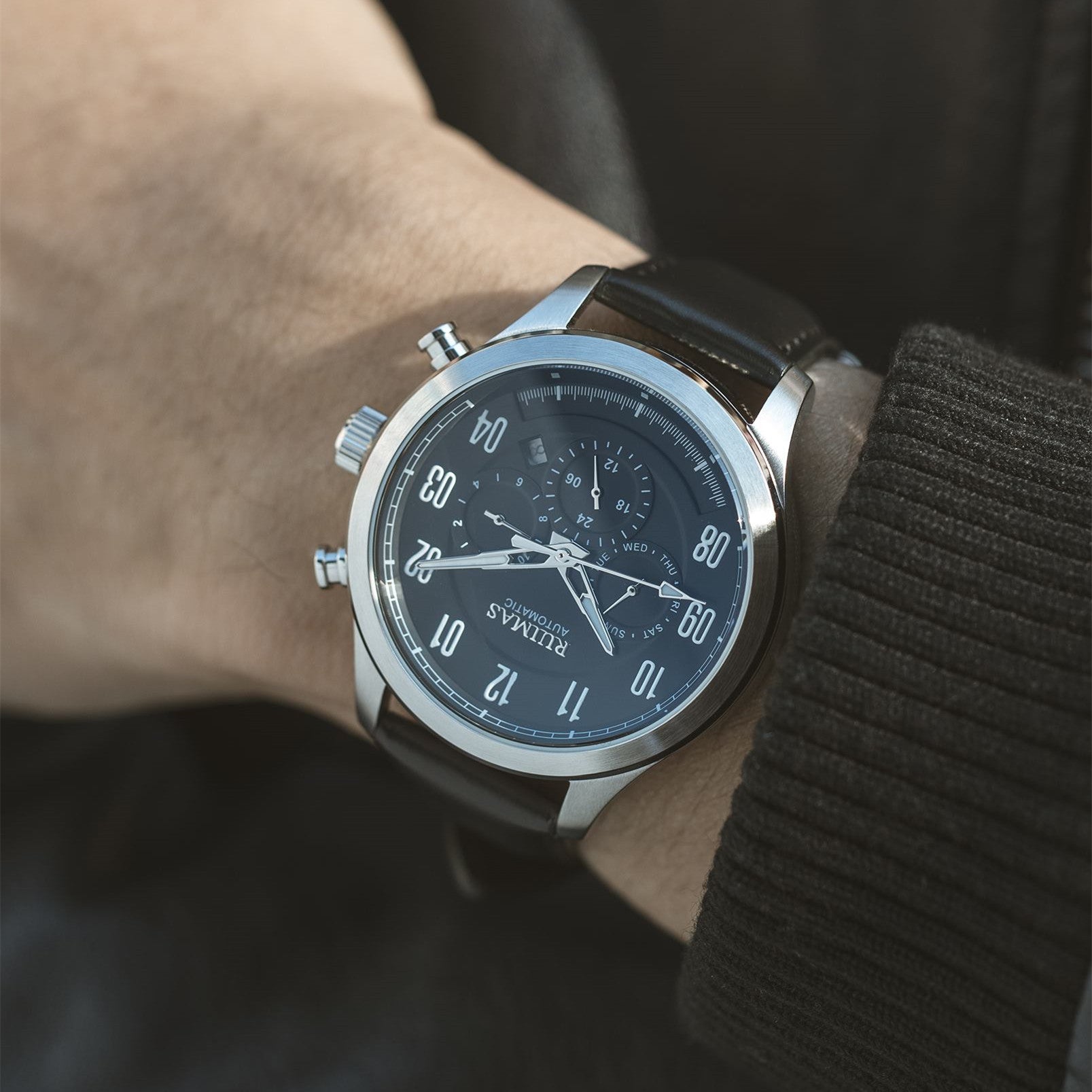 Montre RUIMAS pour homme – Style sport-chic de luxe, mouvement mécanique automatique, bracelet en cuir, aiguilles luminescentes, chronographe (modèle 6785)