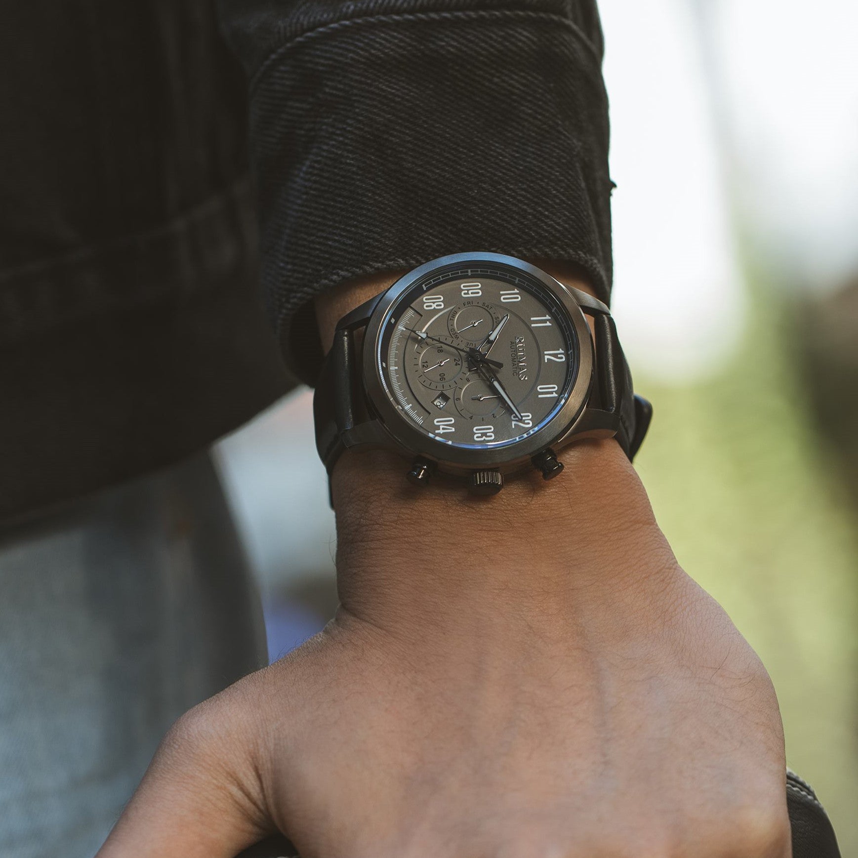 Montre RUIMAS pour homme – Style sport-chic de luxe, mouvement mécanique automatique, bracelet en cuir, aiguilles luminescentes, chronographe (modèle 6785)