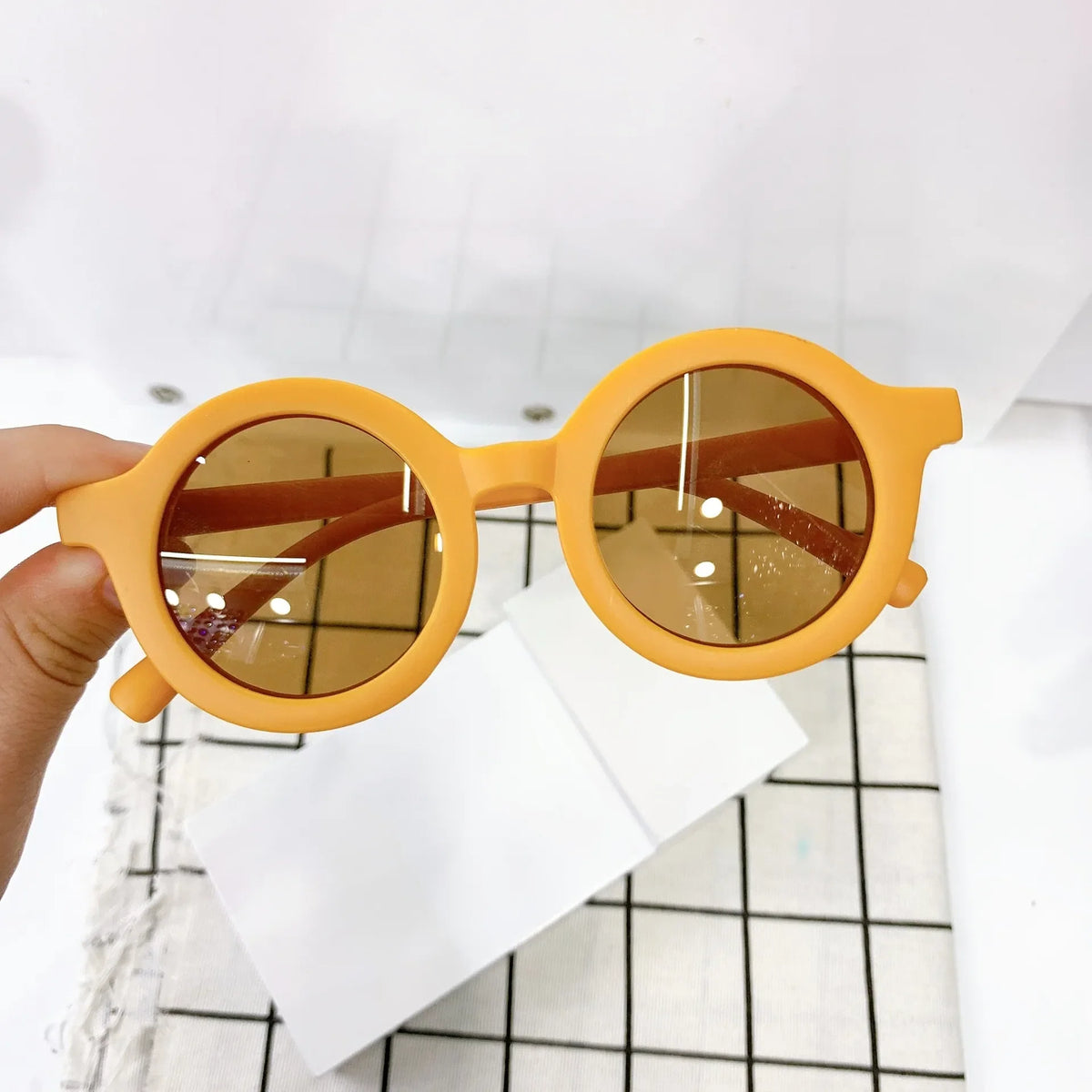 Lunettes de soleil colorées